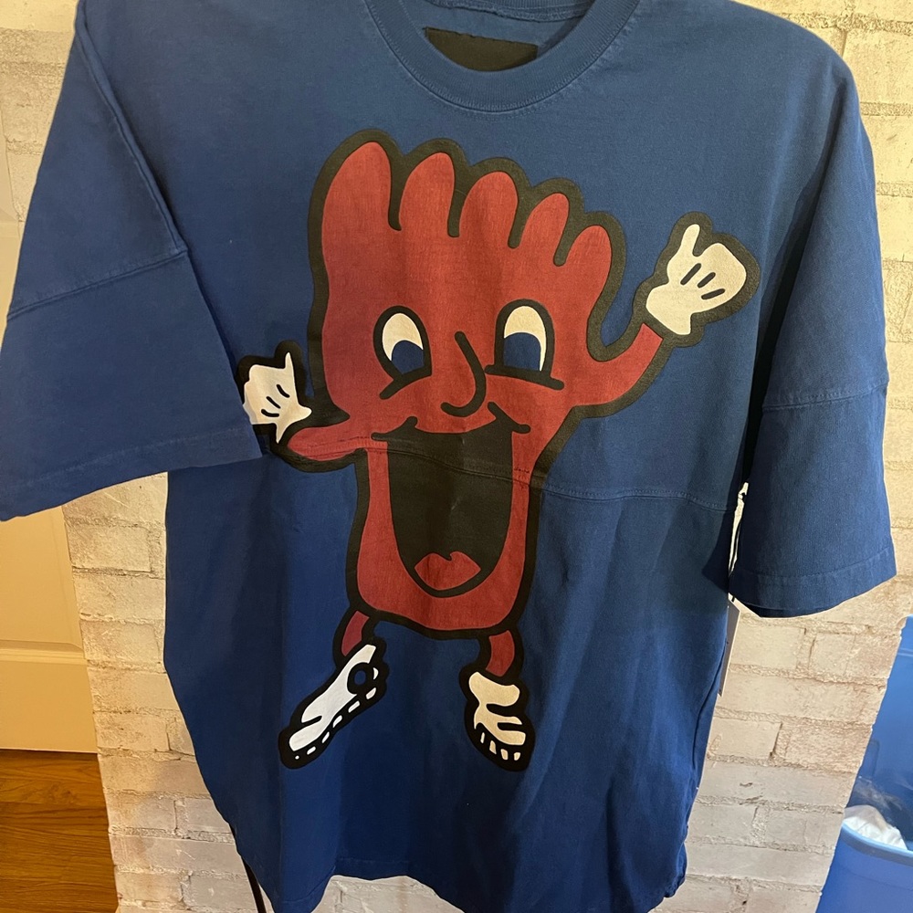 SPIRIT JERSEY Graphic Tee/ comes with a pair of biker shorts…STORE RETURN